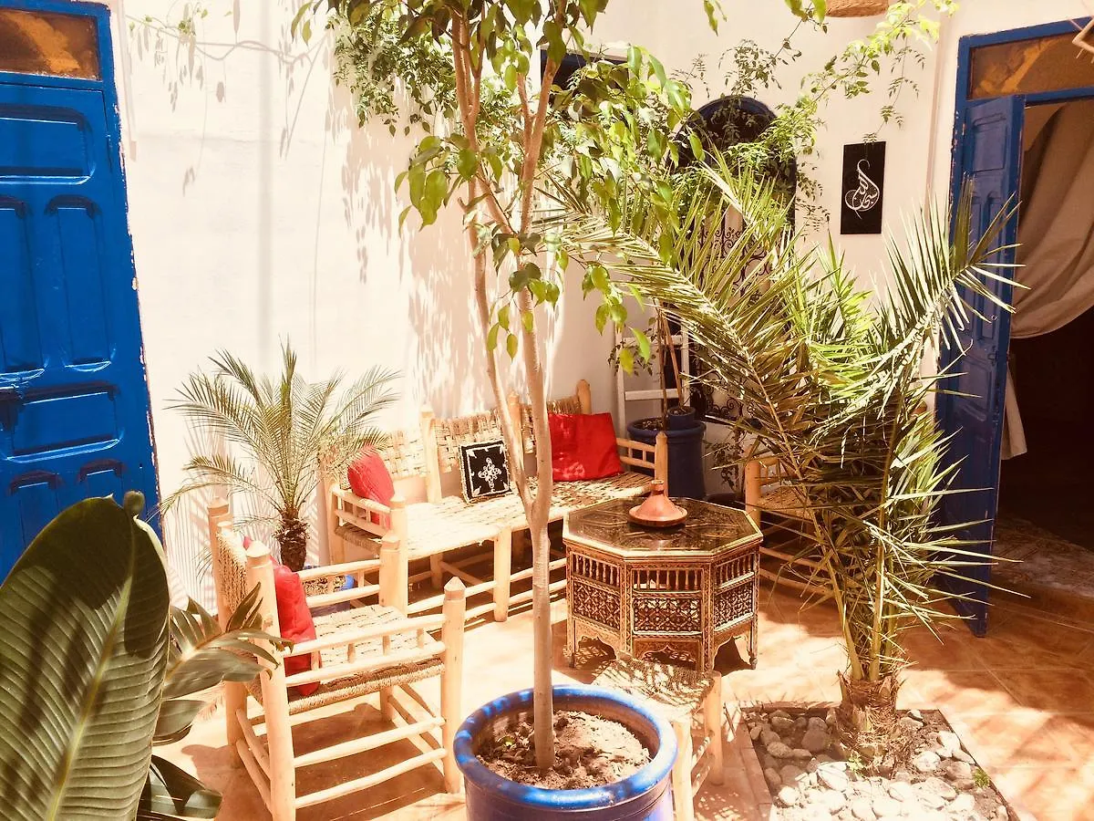 Kontakte von Riad Chez Dali
